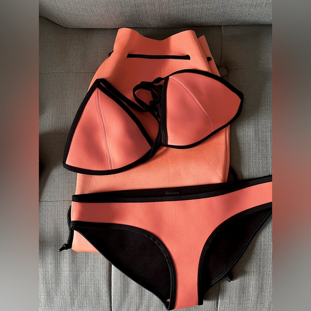 NWOT Salmon Neoprene Triangl Bikini with Bag (Top is Large/ Bottoms are Medium)